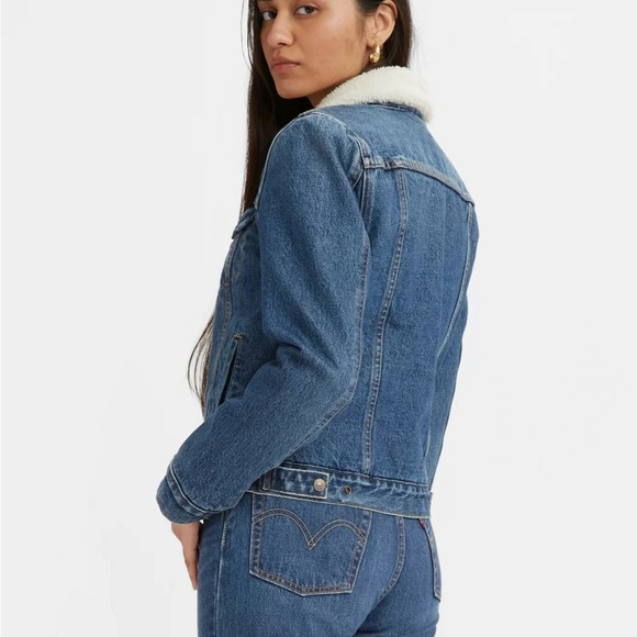 Levi’s Original Sherpa Trucker Jacket - Picture 2 of 4